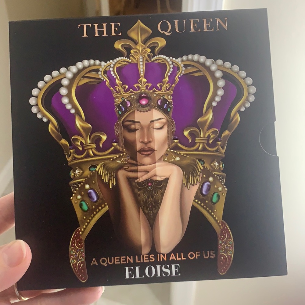 The Queen Eloise pallet